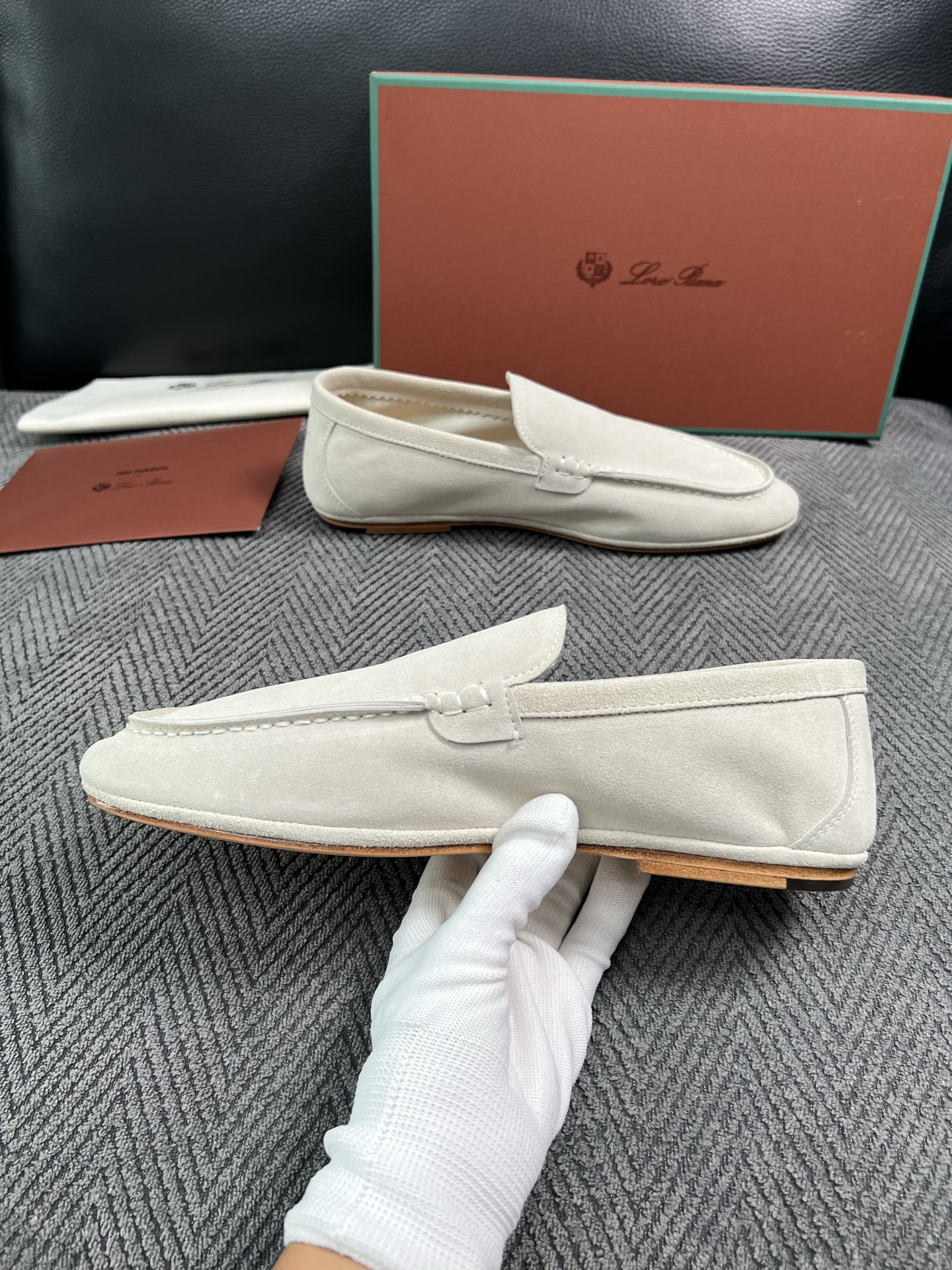 Loro Piana  高品质  顶级工艺品  诺悠翩雅  新品专柜同步原厂配置，鞋面意大利进口牛皮面料，高品质拼接工艺