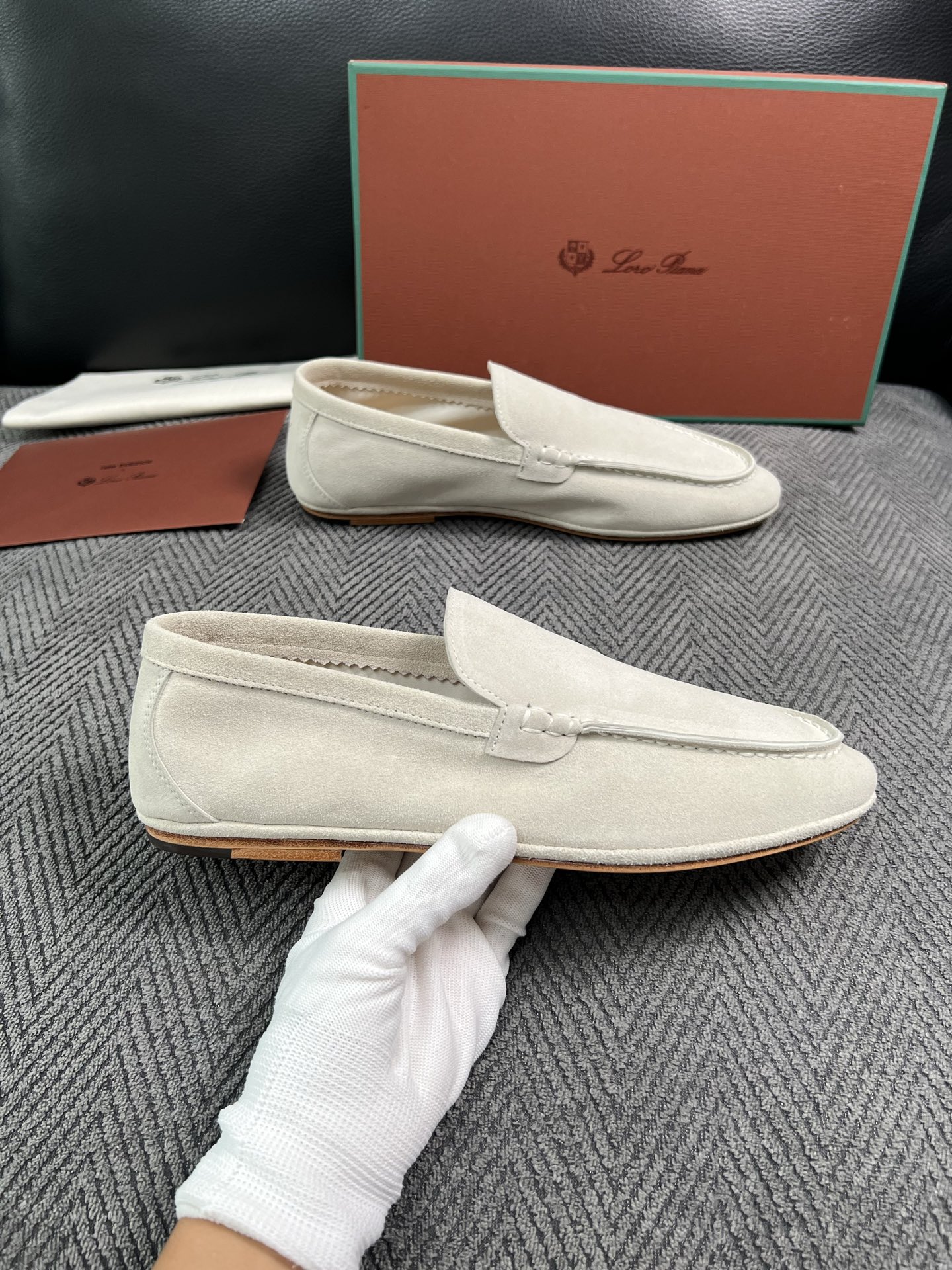Loro Piana  高品质  顶级工艺品  诺悠翩雅  新品专柜同步原厂配置，鞋面意大利进口牛皮面料，高品质拼接工艺