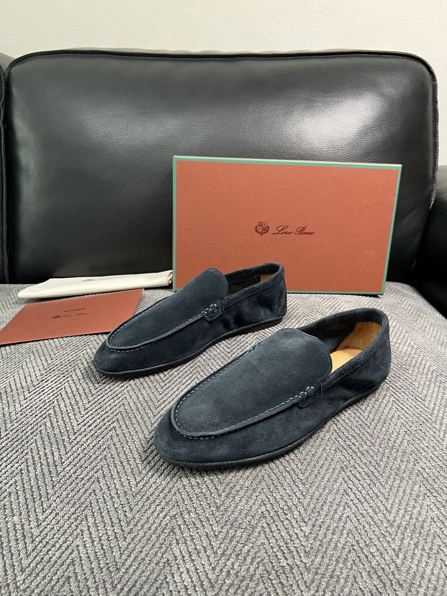 Loro Piana  高品质  顶级工艺品  诺悠翩雅  新品专柜同步原厂配置，鞋面意大利进口牛皮面料，高品质拼接工艺