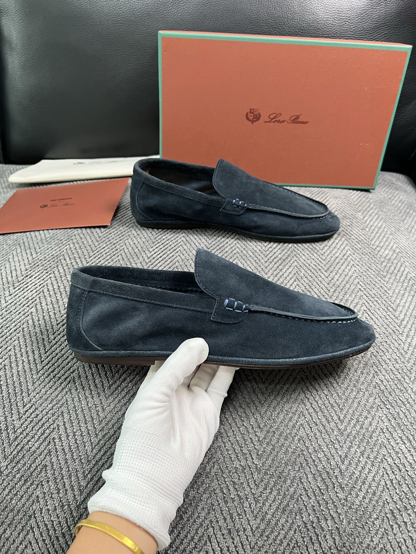 Loro Piana  高品质  顶级工艺品  诺悠翩雅  新品专柜同步原厂配置，鞋面意大利进口牛皮面料，高品质拼接工艺