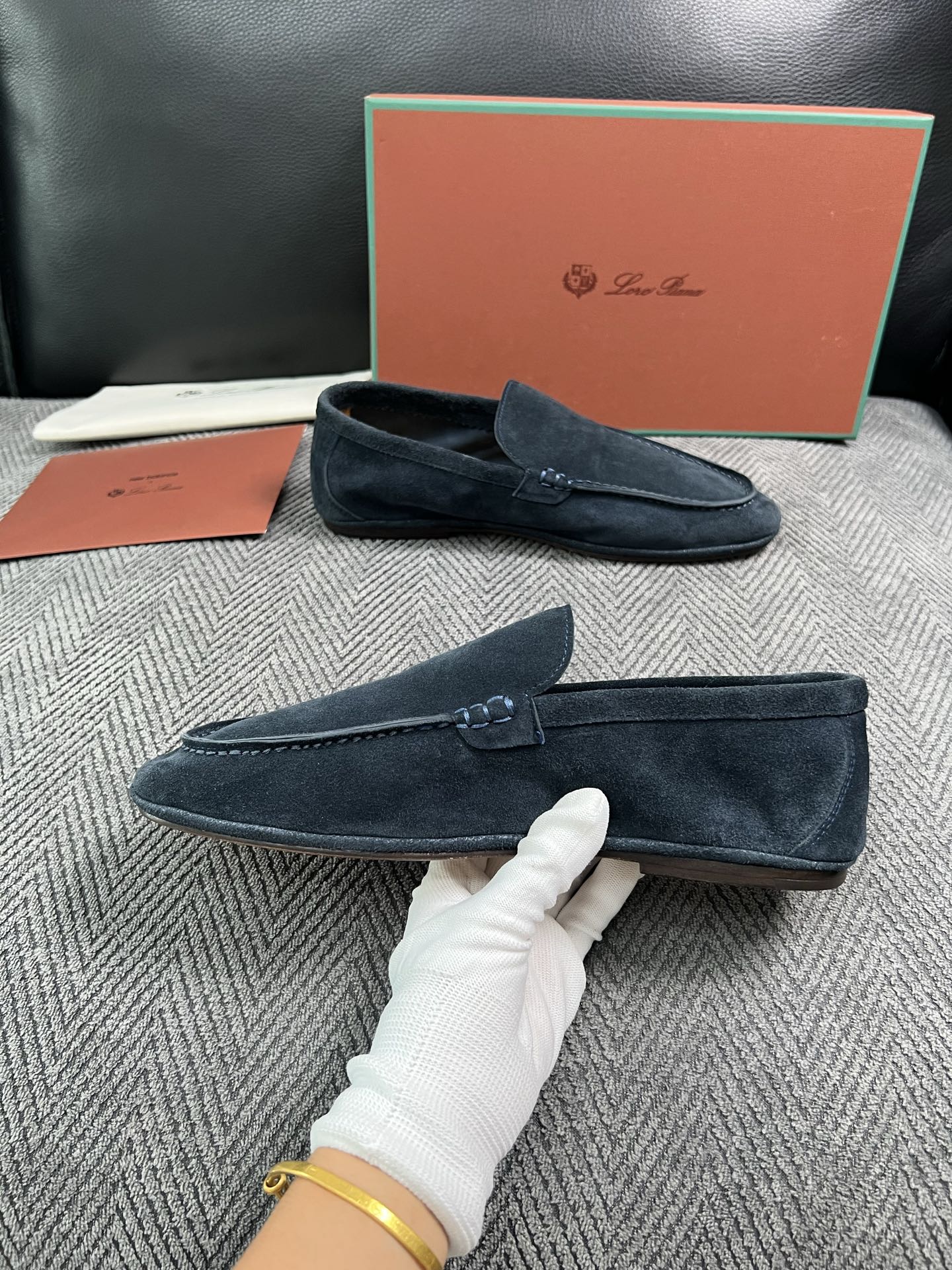 Loro Piana  高品质  顶级工艺品  诺悠翩雅  新品专柜同步原厂配置，鞋面意大利进口牛皮面料，高品质拼接工艺