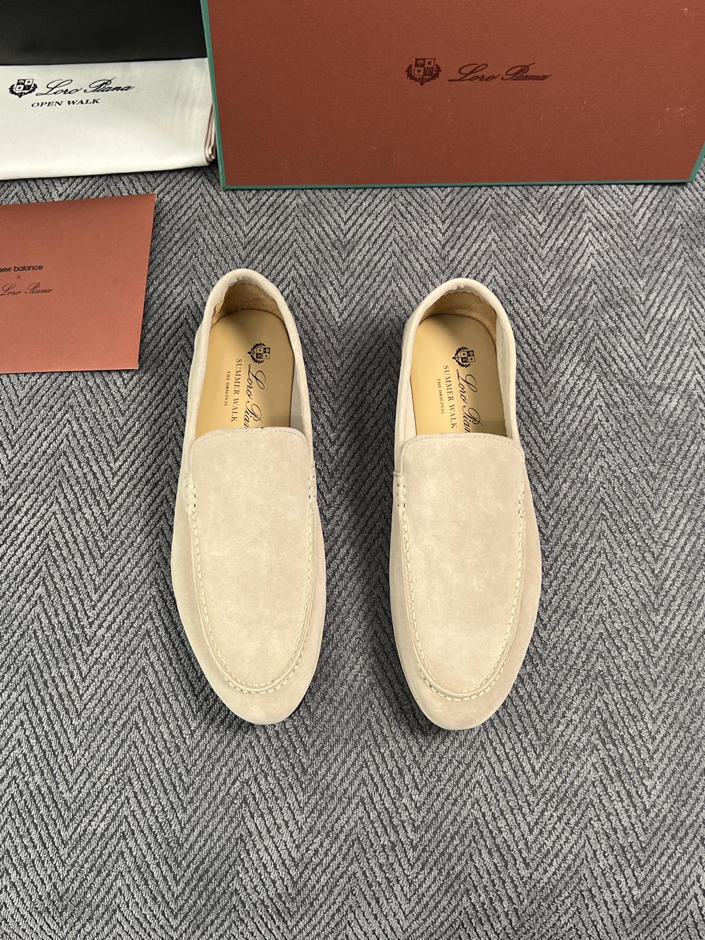 Loro Piana  高品质  顶级工艺品  诺悠翩雅  新品专柜同步原厂配置，鞋面意大利进口牛皮面料，高品质拼接工艺