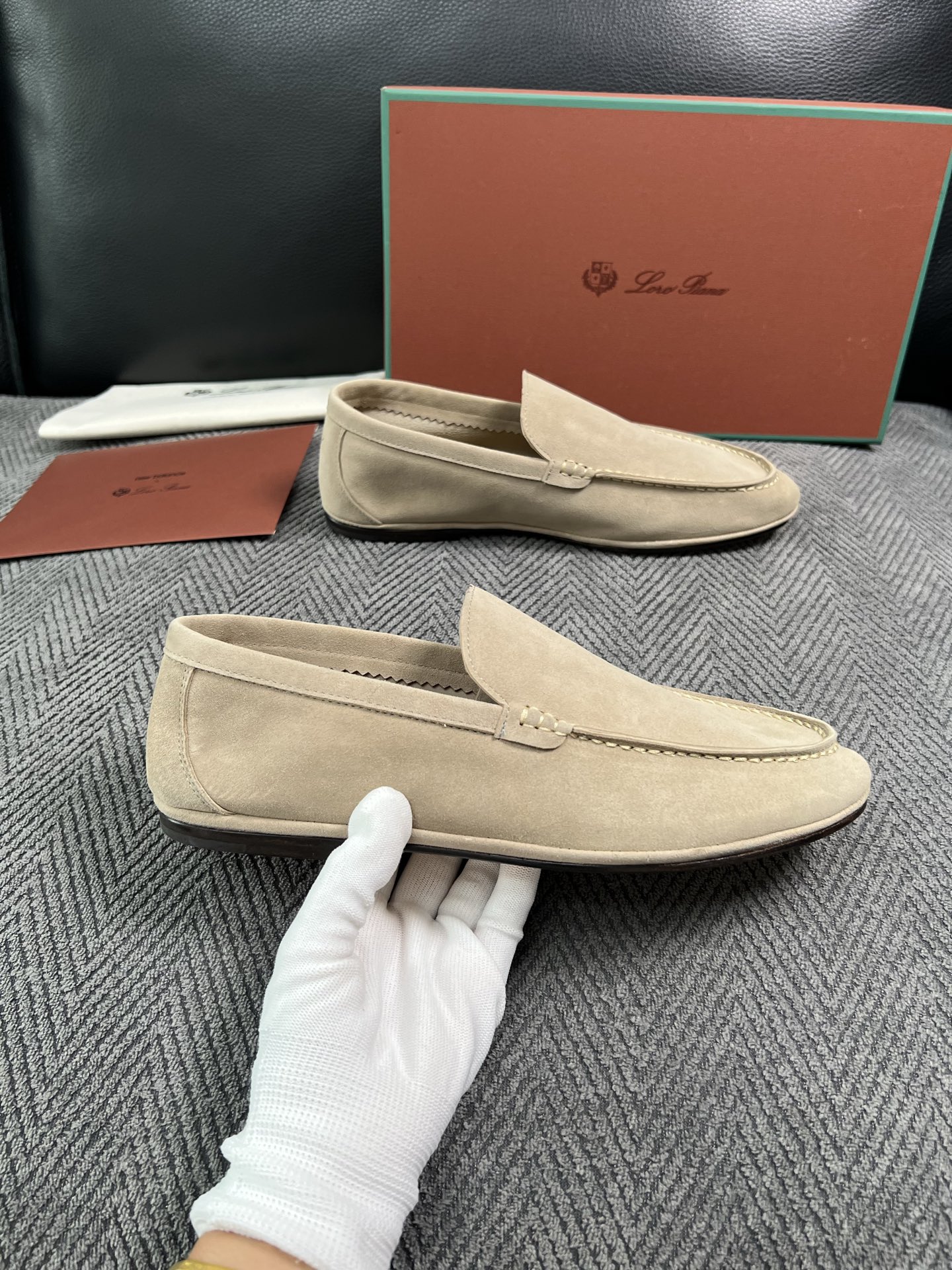 Loro Piana  高品质  顶级工艺品  诺悠翩雅  新品专柜同步原厂配置，鞋面意大利进口牛皮面料，高品质拼接工艺