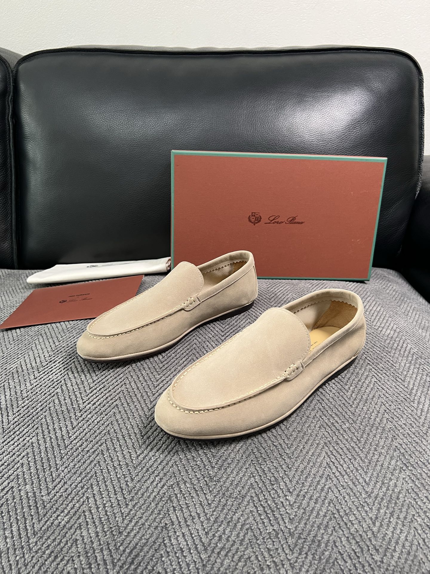 Loro Piana  高品质  顶级工艺品  诺悠翩雅  新品专柜同步原厂配置，鞋面意大利进口牛皮面料，高品质拼接工艺