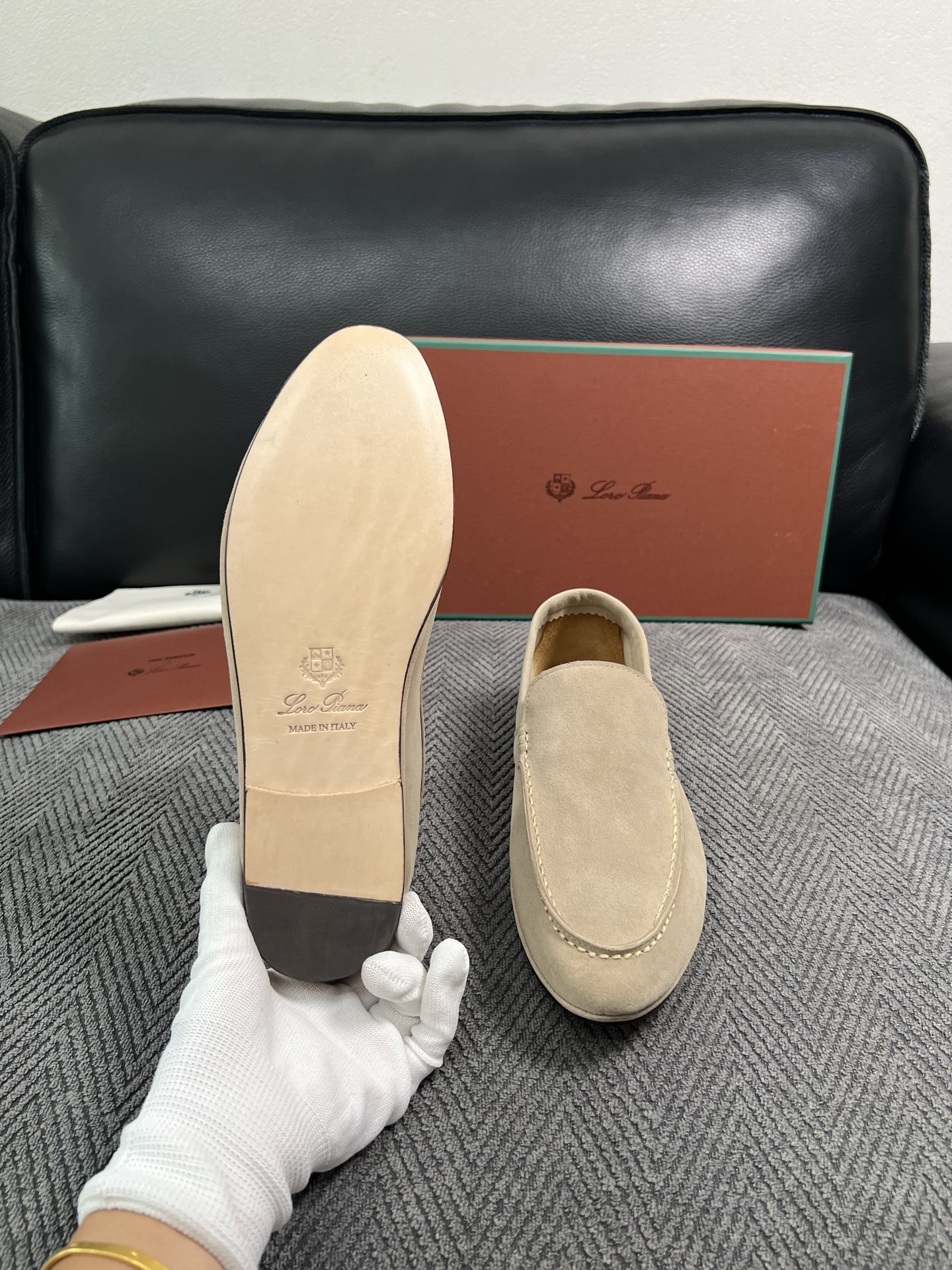 Loro Piana  高品质  顶级工艺品  诺悠翩雅  新品专柜同步原厂配置，鞋面意大利进口牛皮面料，高品质拼接工艺