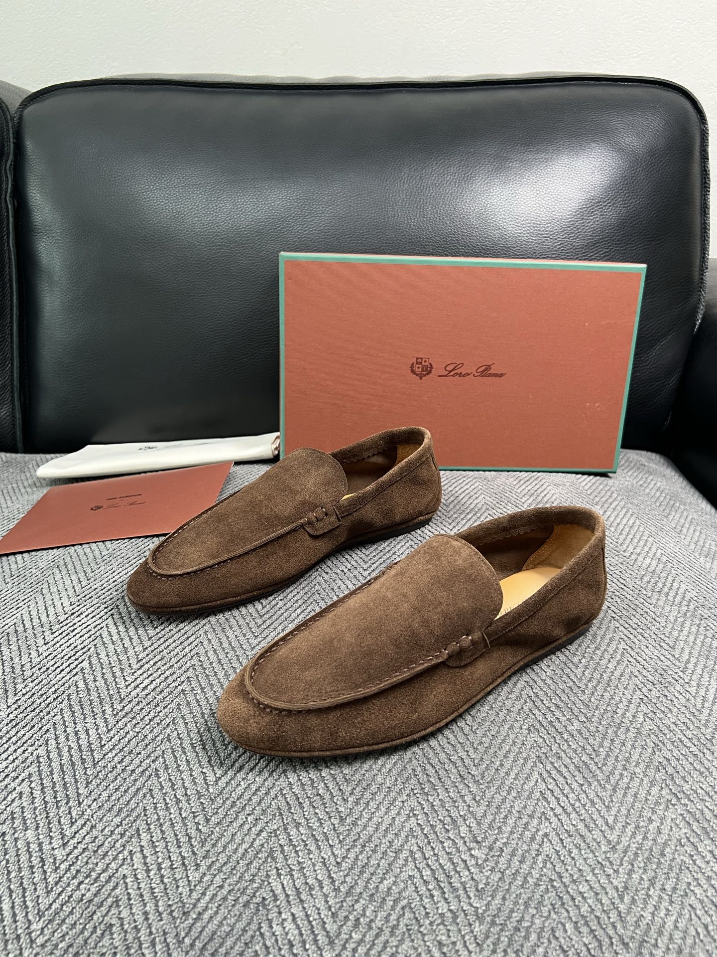 Loro Piana  高品质  顶级工艺品  诺悠翩雅  新品专柜同步原厂配置，鞋面意大利进口牛皮面料，高品质拼接工艺
