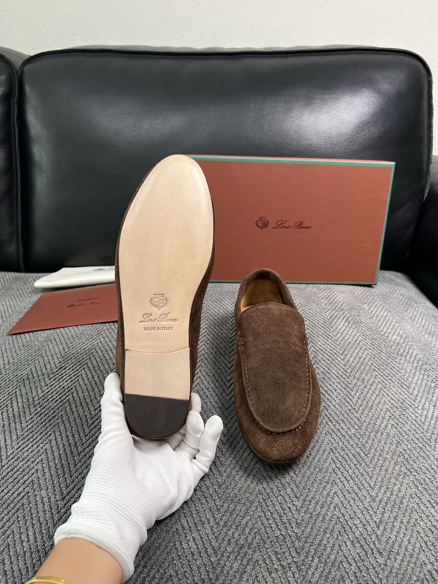 Loro Piana  高品质  顶级工艺品  诺悠翩雅  新品专柜同步原厂配置，鞋面意大利进口牛皮面料，高品质拼接工艺