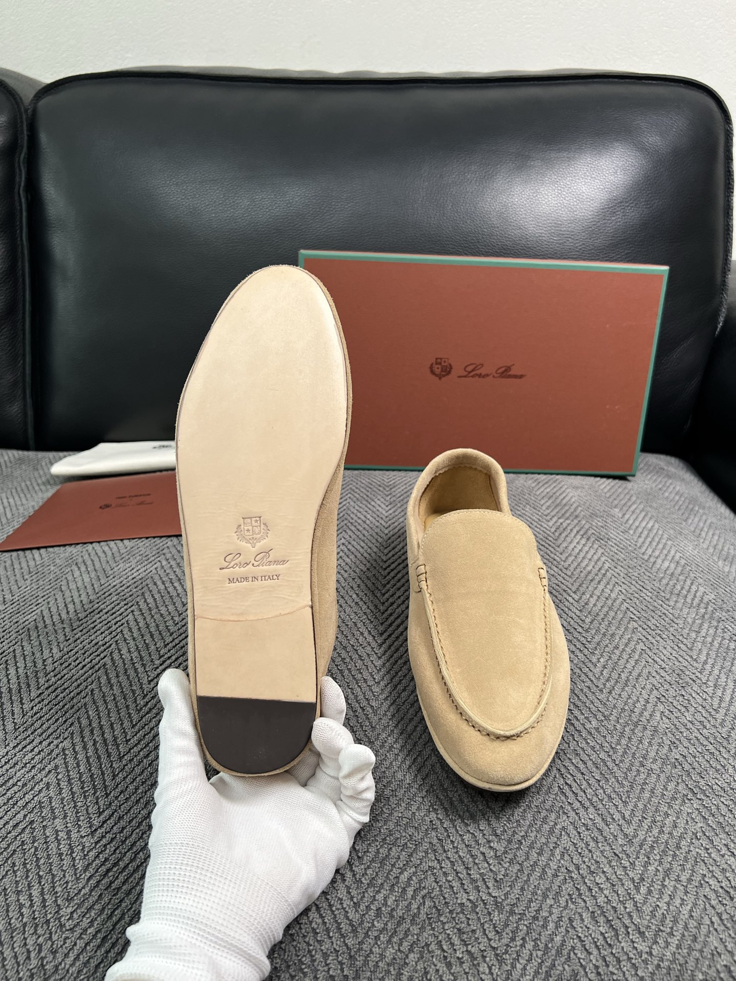 Loro Piana  高品质  顶级工艺品  诺悠翩雅  新品专柜同步原厂配置，鞋面意大利进口牛皮面料，高品质拼接工艺