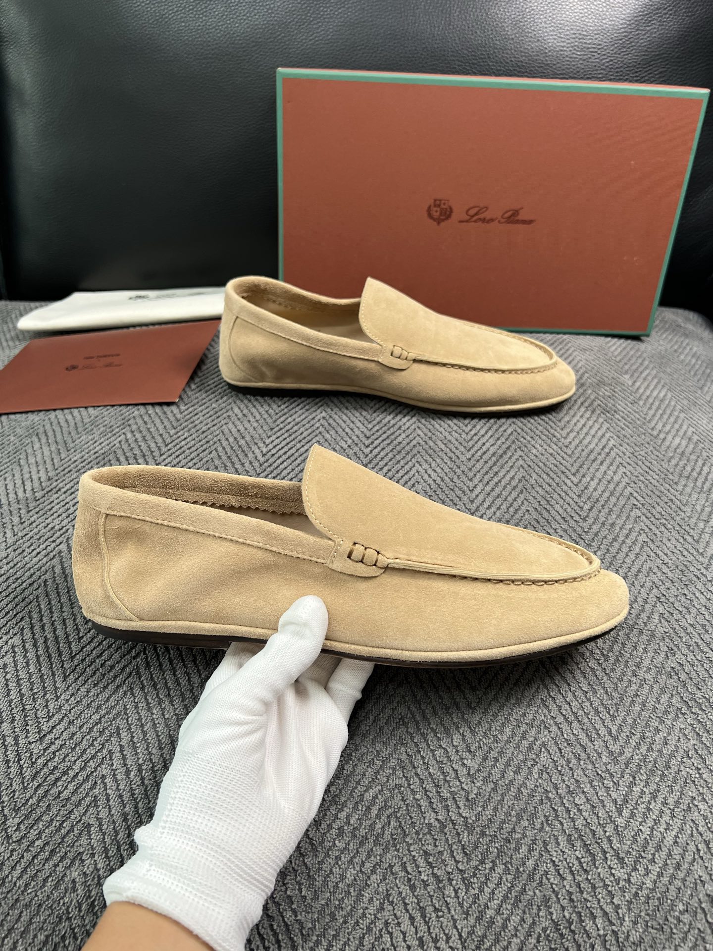 Loro Piana  高品质  顶级工艺品  诺悠翩雅  新品专柜同步原厂配置，鞋面意大利进口牛皮面料，高品质拼接工艺