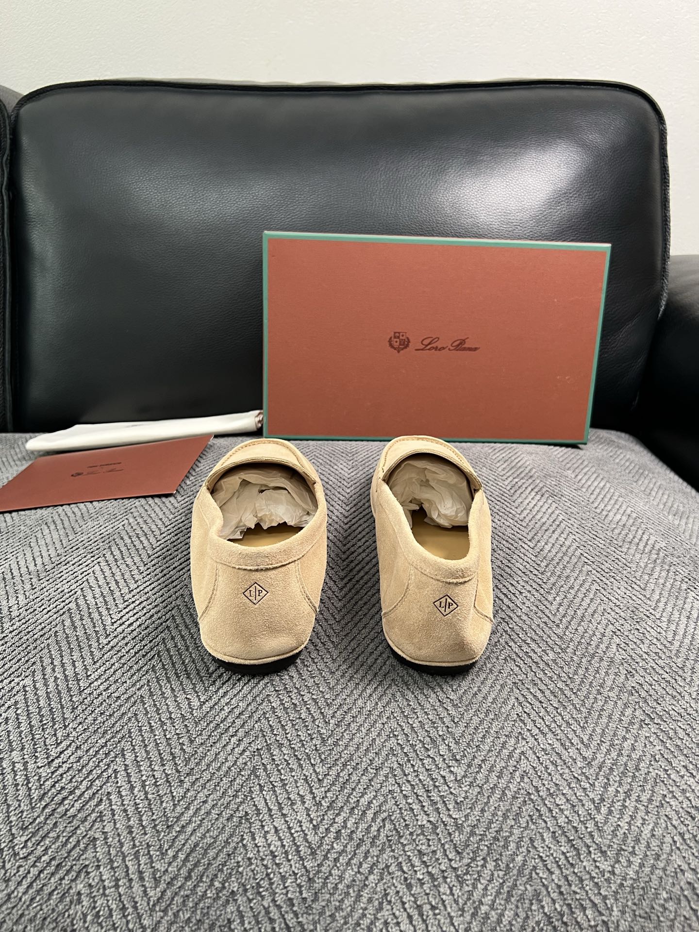 Loro Piana  高品质  顶级工艺品  诺悠翩雅  新品专柜同步原厂配置，鞋面意大利进口牛皮面料，高品质拼接工艺