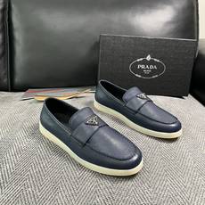 Prada 高品质 顶级工艺品,普拉达 专柜同步,原厂配置意大利进口牛皮面料,进口牛皮内里垫,透气舒适,鞋底:原厂特 Prada 高品质 顶级工艺品,普拉达 专柜同步,原厂配置意大利进口牛皮面料,进口牛皮内里垫,透气舒适,鞋底:原厂特