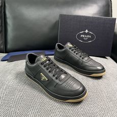 Prada 高品质 顶级工艺品,普拉达 专柜同步,原厂配置意大利进口牛皮面料,进口牛皮内里垫,透气舒适,鞋底:原厂特 Prada 高品质 顶级工艺品,普拉达 专柜同步,原厂配置意大利进口牛皮面料,进口牛皮内里垫,透气舒适,鞋底:原厂特