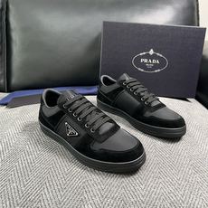Prada 高品质 顶级工艺品,普拉达 专柜同步,原厂配置意大利进口牛皮面料,进口牛皮内里垫,透气舒适,鞋底:原厂特 Prada 高品质 顶级工艺品,普拉达 专柜同步,原厂配置意大利进口牛皮面料,进口牛皮内里垫,透气舒适,鞋底:原厂特