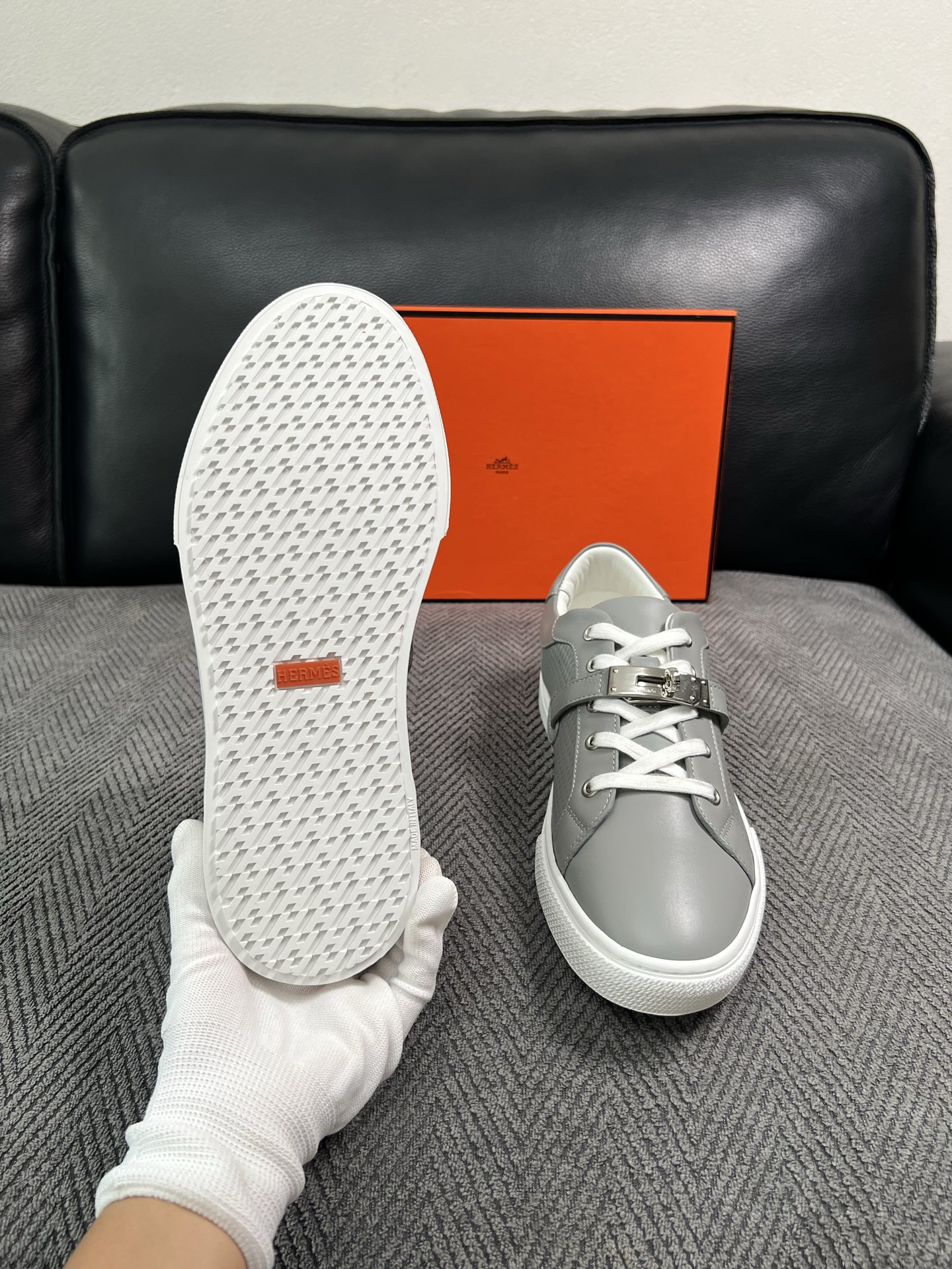 Hermes  高品质  顶级工艺品  爱马仕 专柜同步发售原厂配置，意大利进口原版牛皮面料，高品质拼接工艺，全进口水染
