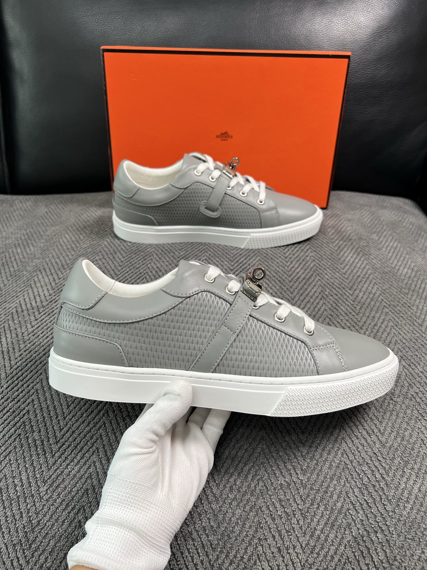 Hermes  高品质  顶级工艺品  爱马仕 专柜同步发售原厂配置，意大利进口原版牛皮面料，高品质拼接工艺，全进口水染