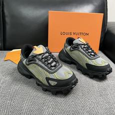 Lv 高品质 顶级工艺品 路易威登,运动板鞋专柜同步,鞋面意大利进口,高品质拼接缤纷色彩复杂工艺品,进口牛皮里垫柔 Lv 高品质 顶级工艺品 路易威登,运动板鞋专柜同步,鞋面意大利进口,高品质拼接缤纷色彩复杂工艺品,进口牛皮里垫柔