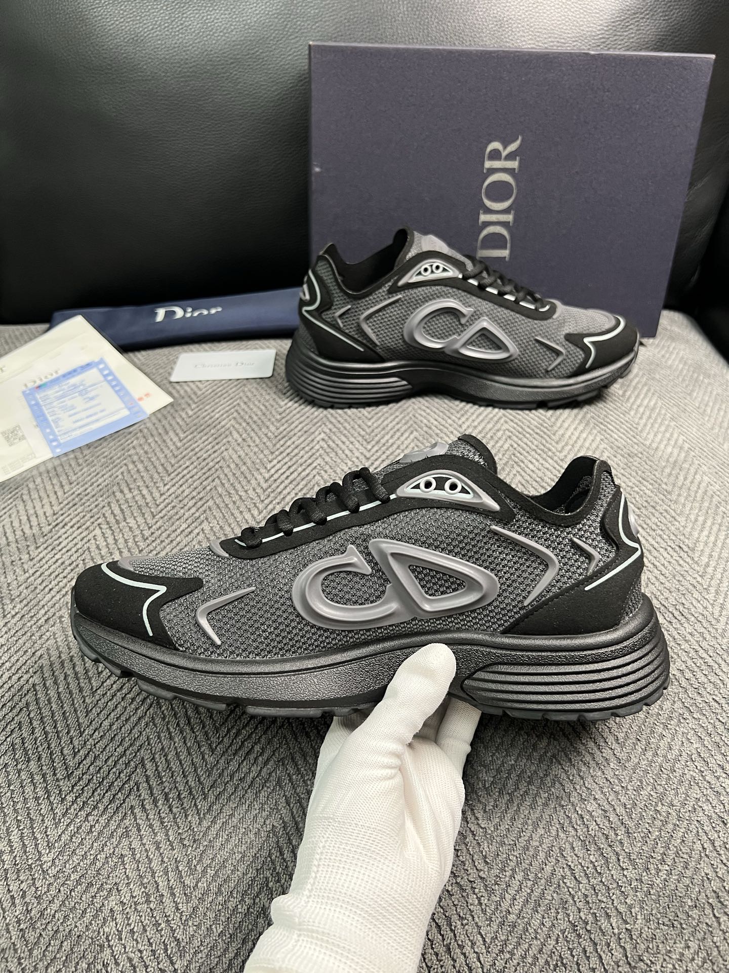 Dior  高品质  顶级工艺品 迪奥  专柜同步 原厂配置，意大利进口原版牛皮面料，透气舒适进口水染牛里垫，鞋底：原厂