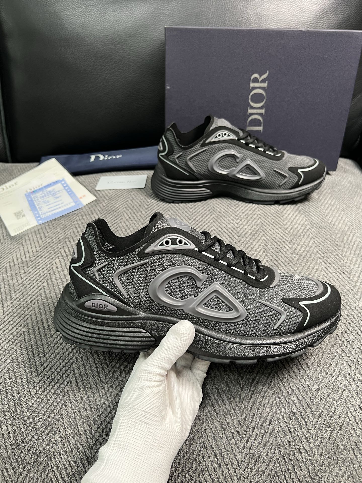 Dior  高品质  顶级工艺品 迪奥  专柜同步 原厂配置，意大利进口原版牛皮面料，透气舒适进口水染牛里垫，鞋底：原厂