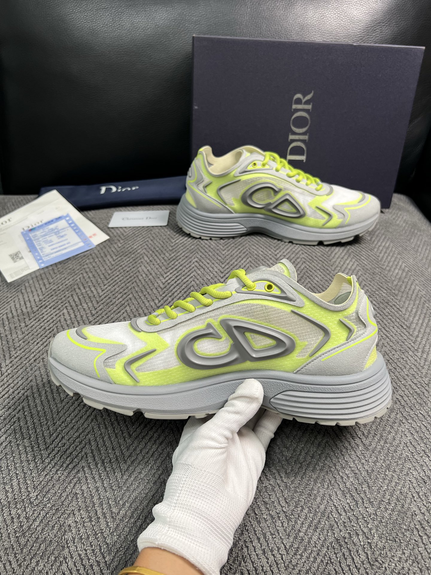 Dior  高品质  顶级工艺品 迪奥  专柜同步 原厂配置，意大利进口原版牛皮面料，透气舒适进口水染牛里垫，鞋底：原厂