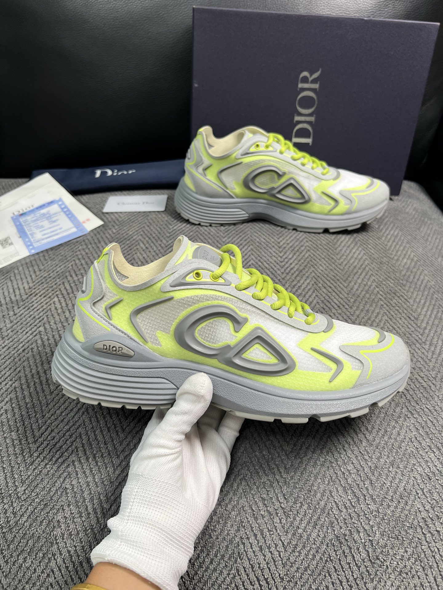 Dior  高品质  顶级工艺品 迪奥  专柜同步 原厂配置，意大利进口原版牛皮面料，透气舒适进口水染牛里垫，鞋底：原厂