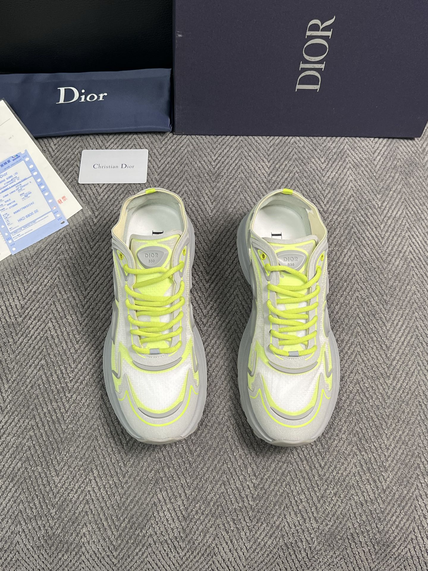 Dior  高品质  顶级工艺品 迪奥  专柜同步 原厂配置，意大利进口原版牛皮面料，透气舒适进口水染牛里垫，鞋底：原厂