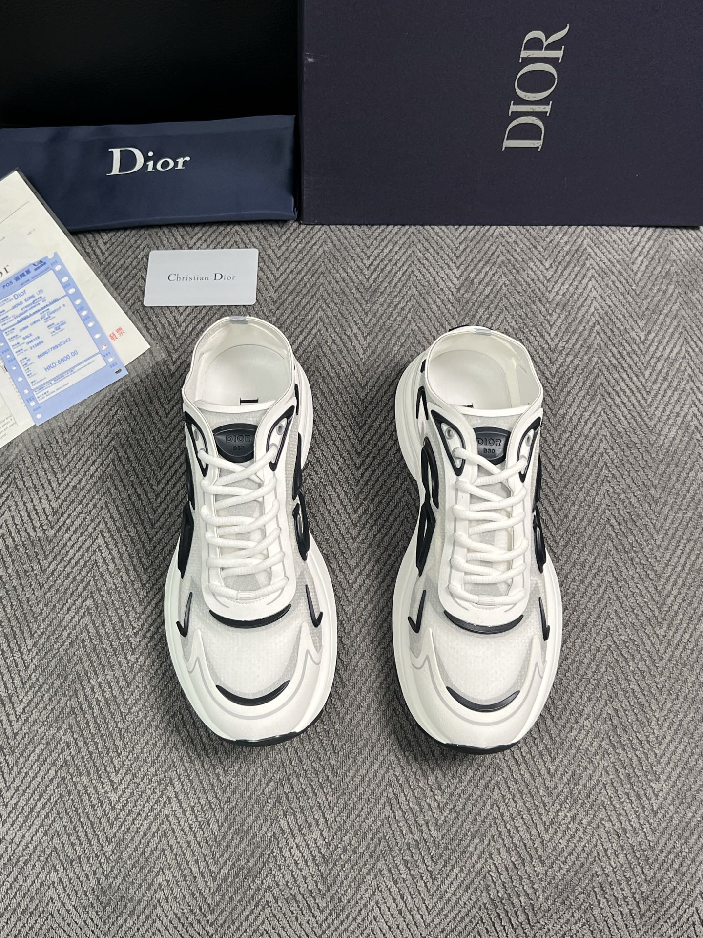 Dior  高品质  顶级工艺品 迪奥  专柜同步 原厂配置，意大利进口原版牛皮面料，透气舒适进口水染牛里垫，鞋底：原厂