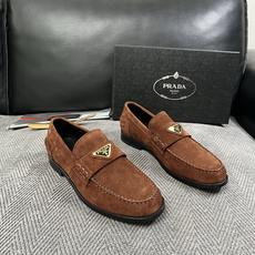 PRADA 高品质 顶级工艺品 普拉达 皮鞋专柜同步 原厂配置,意大利进口原版牛皮面料,透气舒适进口水染牛里垫,鞋底 PRADA 高品质 顶级工艺品 普拉达 皮鞋专柜同步 原厂配置,意大利进口原版牛皮面料,透气舒适进口水染牛里垫,鞋底