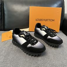 Lv 高品质 顶级工艺品 路易威登,运动板鞋专柜同步,鞋面意大利进口,高品质拼接缤纷色彩复杂工艺品,进口牛里垫柔软 Lv 高品质 顶级工艺品 路易威登,运动板鞋专柜同步,鞋面意大利进口,高品质拼接缤纷色彩复杂工艺品,进口牛里垫柔软