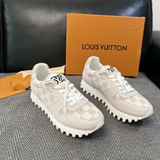 Lv 高品质 顶级工艺品 路易威登,运动板鞋专柜同步,鞋面意大利进口,高品质拼接缤纷色彩复杂工艺品,进口牛里垫柔软 Lv 高品质 顶级工艺品 路易威登,运动板鞋专柜同步,鞋面意大利进口,高品质拼接缤纷色彩复杂工艺品,进口牛里垫柔软