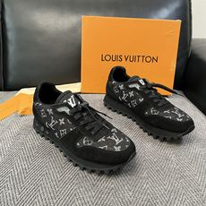 Lv 高品质 顶级工艺品 路易威登,运动板鞋专柜同步,鞋面意大利进口,高品质拼接缤纷色彩复杂工艺品,进口牛里垫柔软 Lv 高品质 顶级工艺品 路易威登,运动板鞋专柜同步,鞋面意大利进口,高品质拼接缤纷色彩复杂工艺品,进口牛里垫柔软