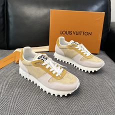 Lv 高品质 顶级工艺品 路易威登,运动板鞋专柜同步,鞋面意大利进口,高品质拼接缤纷色彩复杂工艺品,进口牛里垫柔软 Lv 高品质 顶级工艺品 路易威登,运动板鞋专柜同步,鞋面意大利进口,高品质拼接缤纷色彩复杂工艺品,进口牛里垫柔软