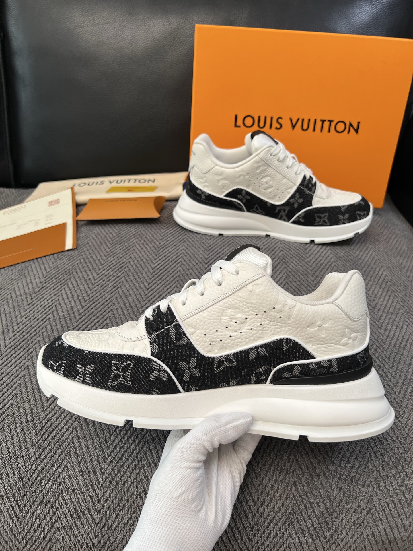 Lv 高品质  顶级工艺品  路易威登，运动板鞋专柜同步，鞋面意大利进口，高品质拼接缤纷色彩复杂工艺品，进口水染牛里柔软
