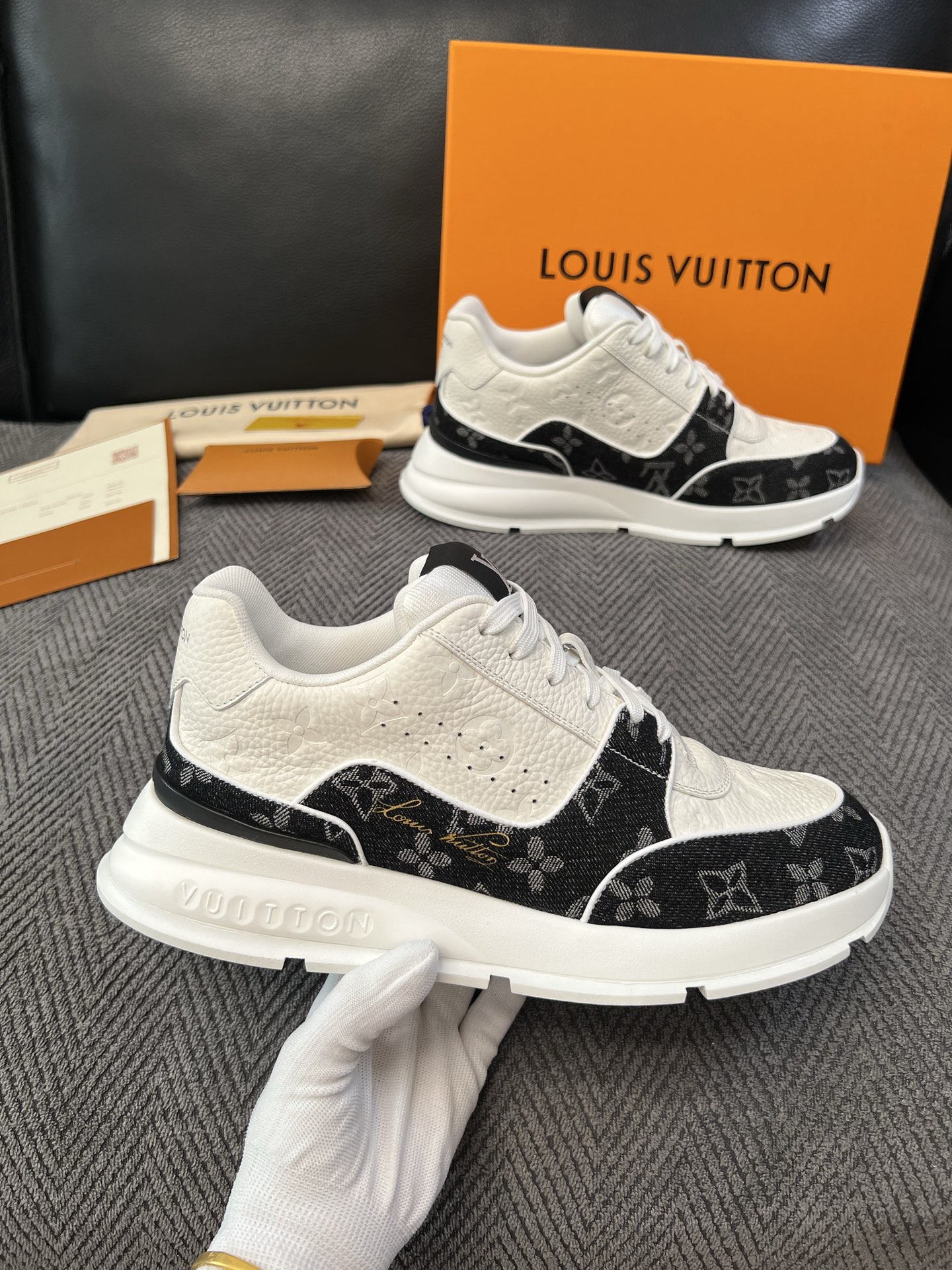 Lv 高品质  顶级工艺品  路易威登，运动板鞋专柜同步，鞋面意大利进口，高品质拼接缤纷色彩复杂工艺品，进口水染牛里柔软