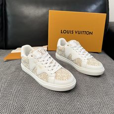 Lv 高品质 顶级工艺品 路易威登,运动板鞋专柜同步,鞋面意大利进口,高品质拼接缤纷色彩复杂工艺品,进口水染牛里柔软 Lv 高品质 顶级工艺品 路易威登,运动板鞋专柜同步,鞋面意大利进口,高品质拼接缤纷色彩复杂工艺品,进口水染牛里柔软