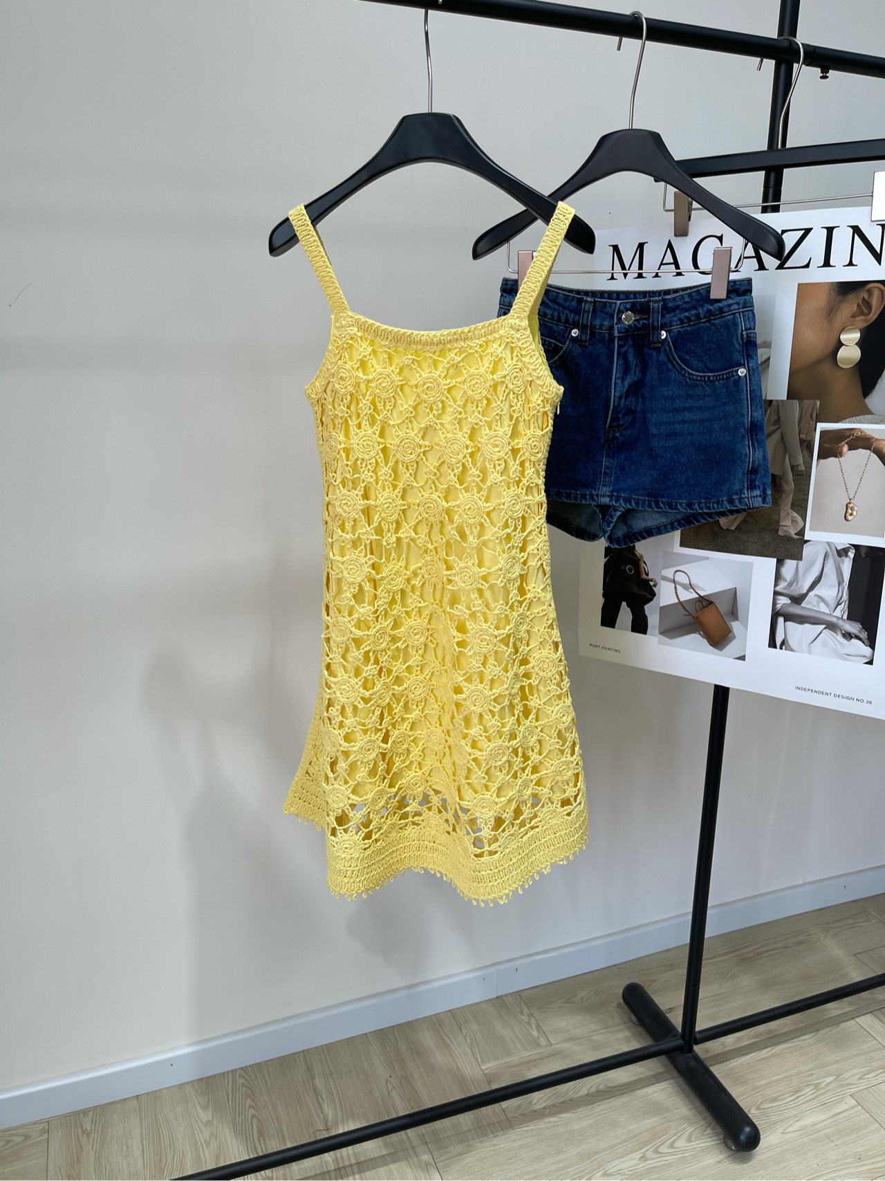 NO:414711,【maje French yellow hook-flower suspender skirt】, fabric worsened cotton, color yellow *Spring and summer French short suspender dress French short suspender dress The official website synchronized the original development, restored the whole piece uses original fixed color fixed dye fabric inside and outside to the best state. The same style as the stars and bloggers recommend it. The gorgeous elements are cleverly integrated with the luster and are not ostentatious. It is a striking and exquisite style, elegant and shiny and wantonly blooming, exuding a rich and modern retro atmosphere~the image is shining. It stands out when the sharp edge is revealed. It is irreplaceable. It is easy to wear but not picky. It can be taken at will~Ultra-nie. Flat size S bust 82 elasticity, waist 74, skirt length 85 M bust 86 elasticity, waist 78, skirt length 86 L bust 90 elasticity, waist 82, skirt length 87  Manual measurement will have 2~3cm errors within the normal range, skirts, alexander wang19860909【maje法式黄色钩花吊带裙】 ,面料精纺棉 颜色黄色 *春夏法式短款吊带连衣裙 法式短款吊带连衣裙 官网同步原版开发,还原度 整件采用原版定色定染面料 里里外外还原到最佳状态 明星同款、博主推荐 将华丽元素以巧妙的方式融合光泽璀璨不张扬 是引人注目的精致格调,优雅闪亮肆意绽放 散发浓郁摩登的复古气息～形象闪亮 在锋芒毕露间脱颖而出 无可替代 好穿不挑人,随手就拍下大片～超nie 平铺尺码 S胸围82弹力,腰围74,裙长85 M胸围86弹力,腰围78,裙长86 L胸围90弹力,腰围82,裙长87 手工测量会有2~3cm误差属于正常范围,,skirts,alexander wang,Women's clothing