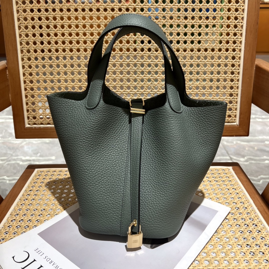 NO:811755,Vegetable basket 18 TC cowhide, almond green, all-steel hardware, wax thread production, gold and silver buckles, Hermes, hermes, cowhide, Hermes,19860909菜篮子18 TC牛皮 杏仁绿 全钢五金 蜡线制作 金银扣,爱马仕,hermes,cowhide,Hermes,,Bag