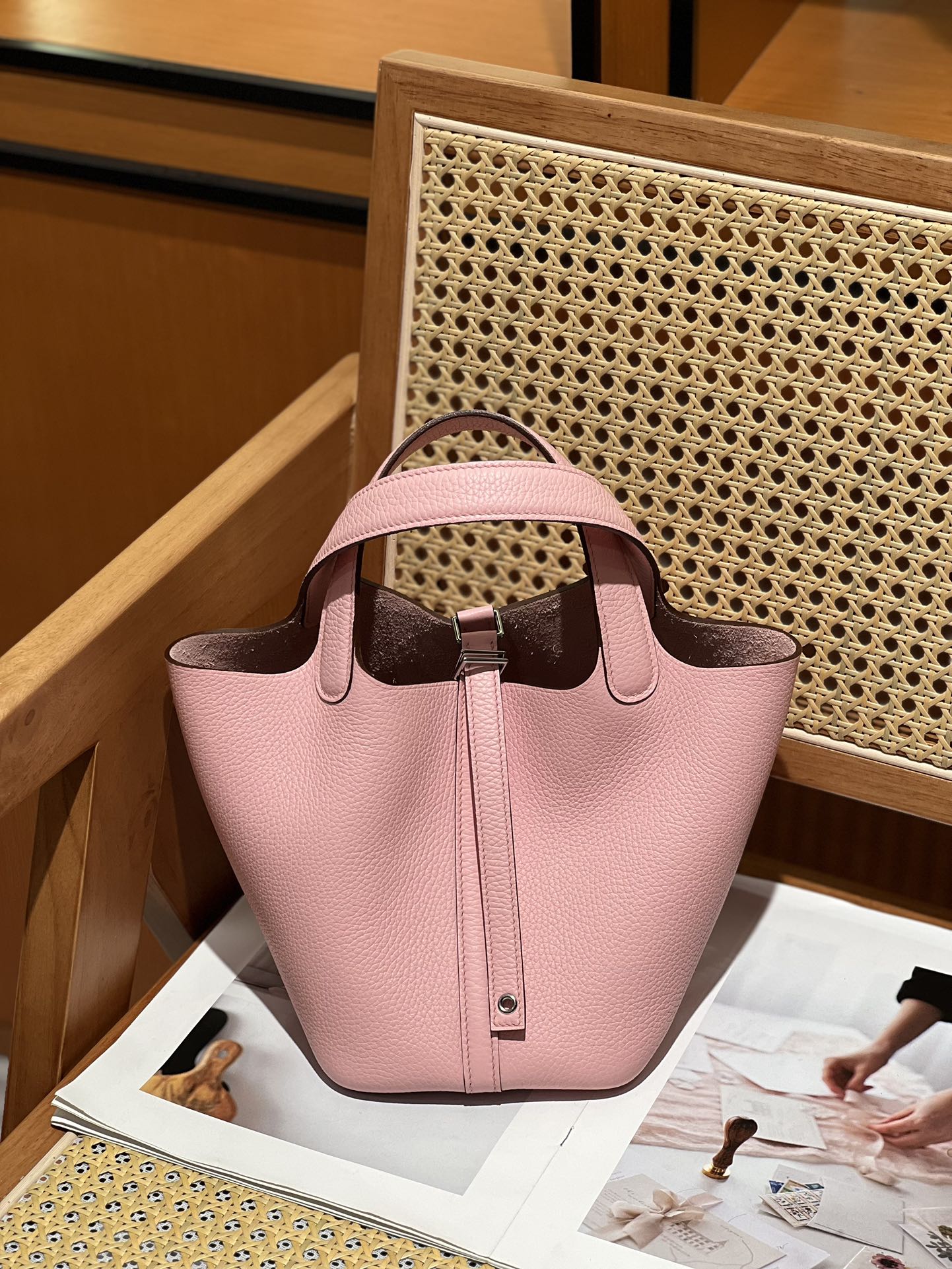 NO:811725,Vegetable basket 18 upgraded version TC leather 3Q pink gold and silver buckle all steel hardware wax thread production, Hermes, hermes, Hermes,19860909菜篮子18升级版 TC皮 3Q粉金银扣 全钢五金 蜡线制作,爱马仕,hermes,Hermes,,Bag