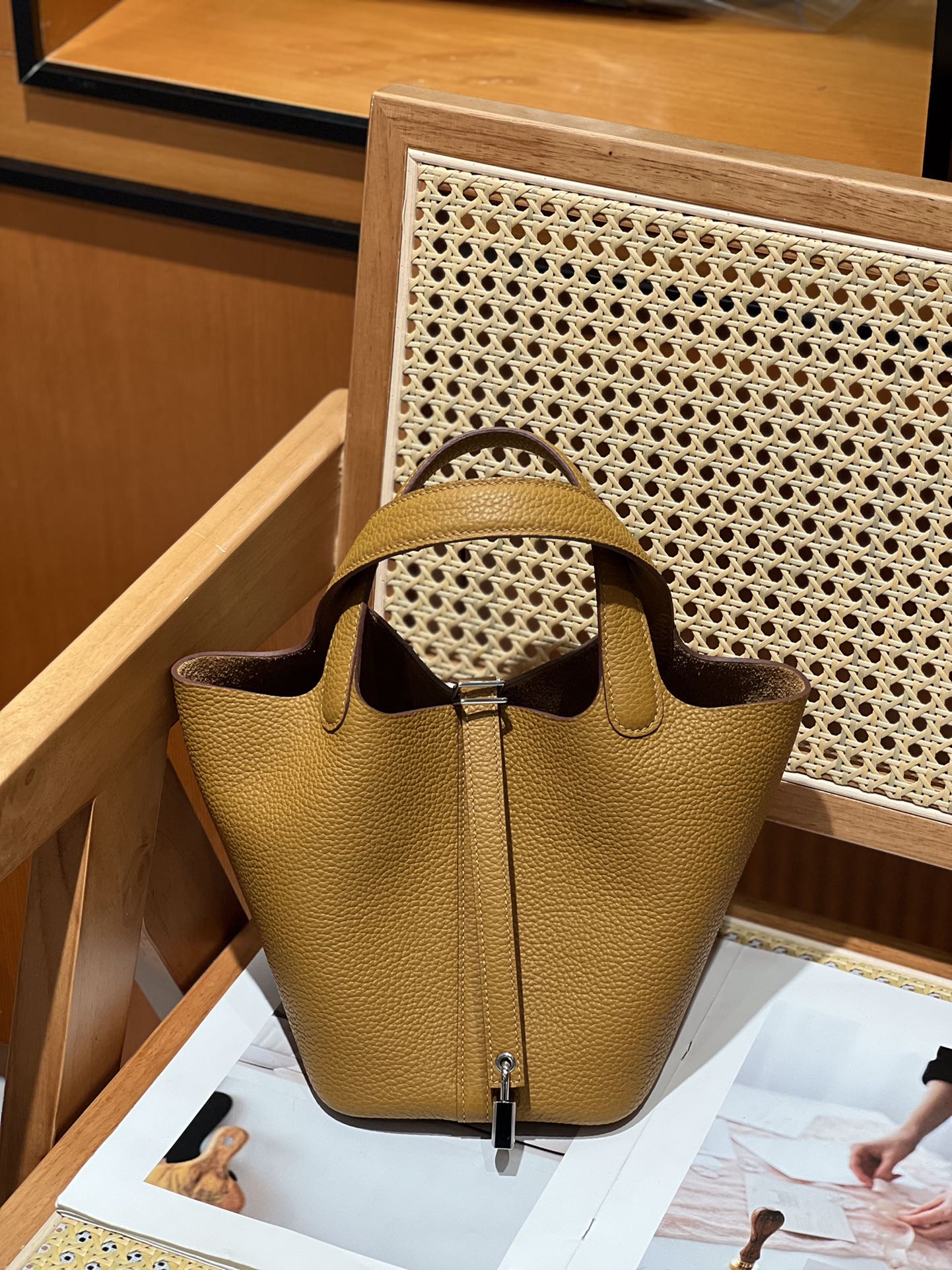 NO:811722,Vegetable basket 18 TC leather, sesame gold and silver buckle, all-steel hardware, wax thread production, Hermes, hermes, Hermes,19860909菜篮子18 TC皮 芝麻黄银扣 全钢五金 蜡线制作,爱马仕,hermes,Hermes,,Bag