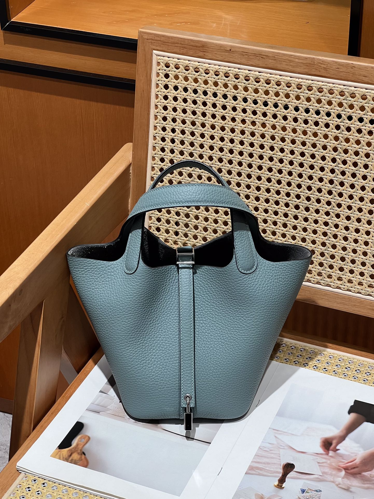 NO:811692,Vegetable basket 18 TC leather, sky blue silver buckle, all steel hardware, wax thread production, Hermes, hermes, Hermes,19860909菜篮子18 TC皮 天青蓝银扣 全钢五金 蜡线制作,爱马仕,hermes,Hermes,,Bag
