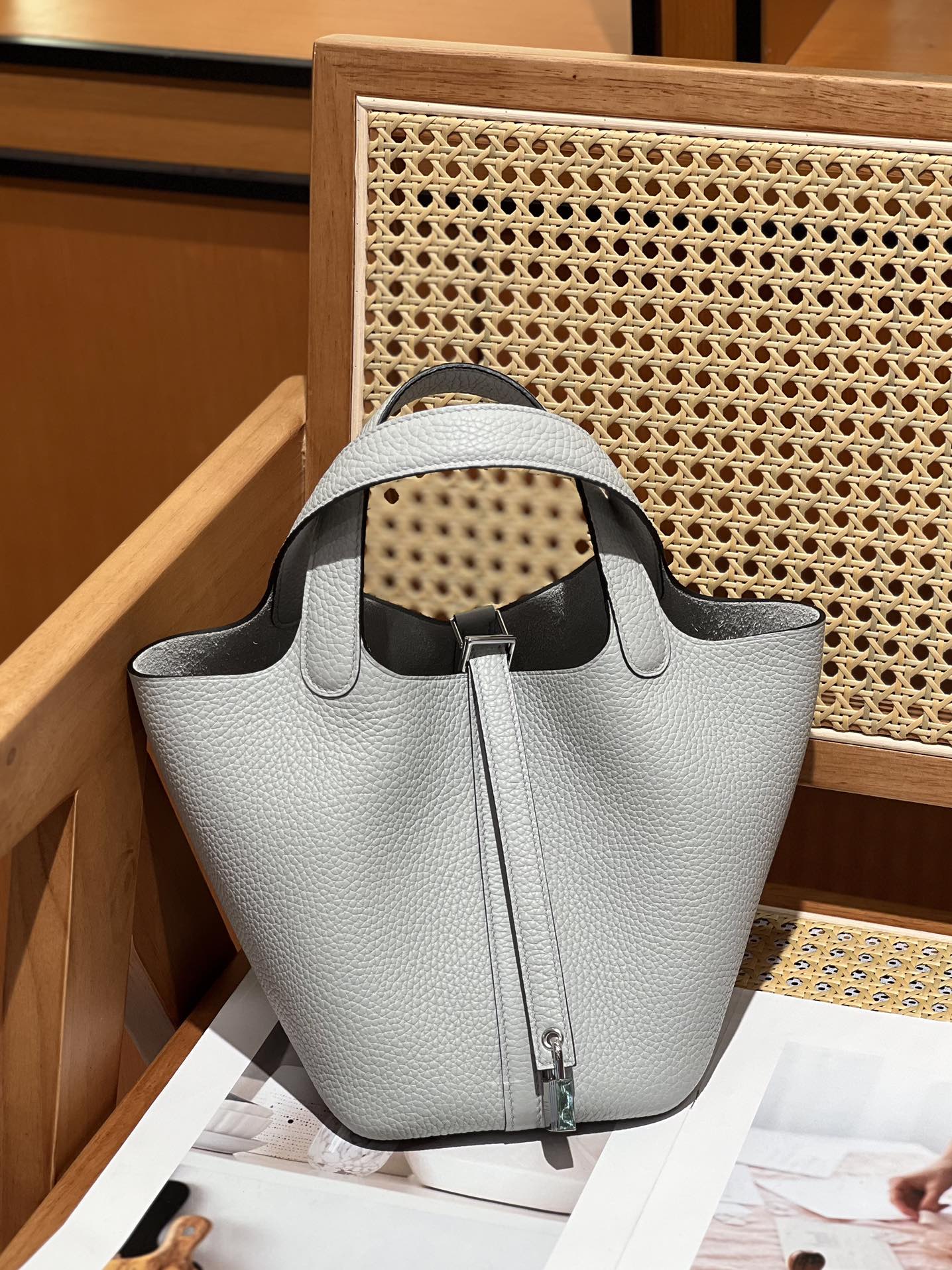 NO:811713,Vegetable basket 18 TC leather, Holy Grail blue silver buckle, all steel hardware, wax thread production, Hermes, Hermes, Hermes,19860909菜篮子18 TC皮 圣杯蓝银扣 全钢五金 蜡线制作,爱马仕,hermes,Hermes,,Bag