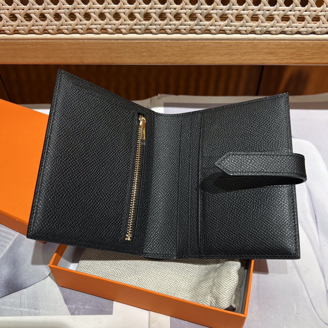 Hermès Béarn Compact Wallet Black Épée Leather with Silver Hardware 7 i1739941726 1556 4