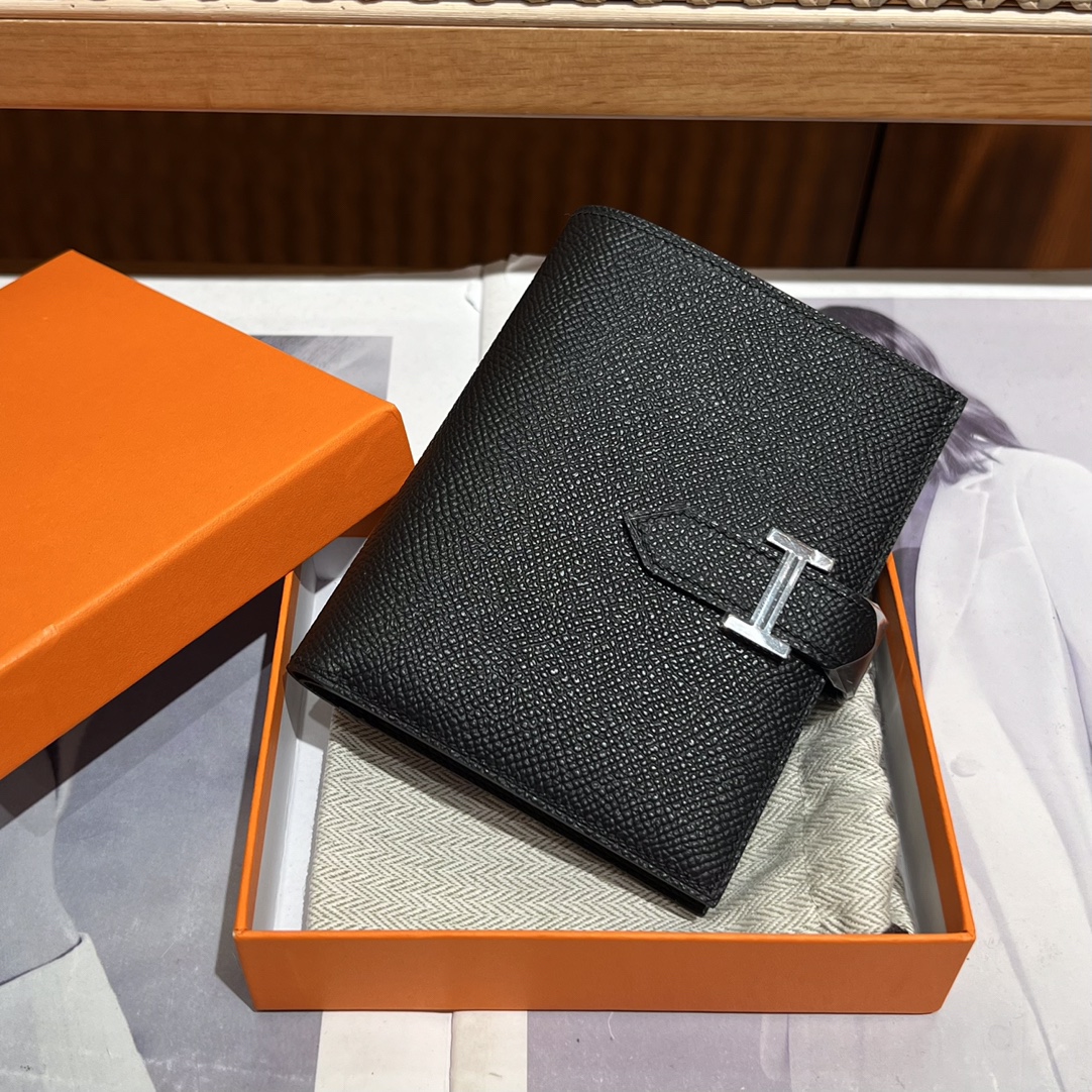 Hermès Béarn Compact Wallet Black Épée Leather with Silver Hardware 2 i1739941726 1827 2