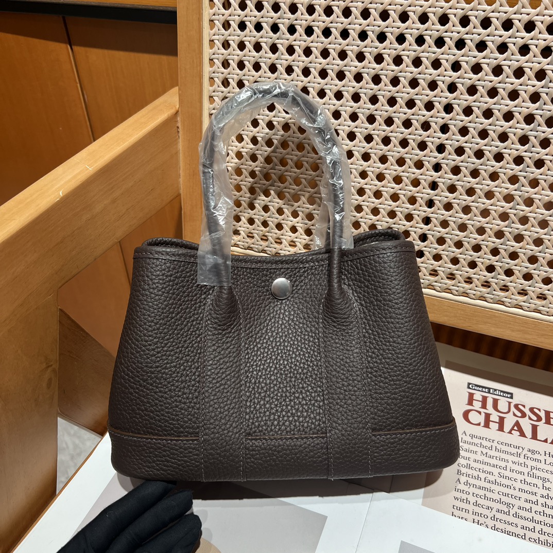 NO:699978,Full leather mini garden bag 25 years latest K-engraved size 23x16×10cm Tc leather ebony wax line Garden arty garden bag HERMES Hermes, Hermes, hermes, hermes, Hermes,19860909全皮mini花园包 25年最新K刻 尺寸23x16×10cm Tc皮 乌木色 蜡线 Garden arty 花园包 HERMES 爱马仕,爱马仕,hermes,hermes,Hermes,,Bag