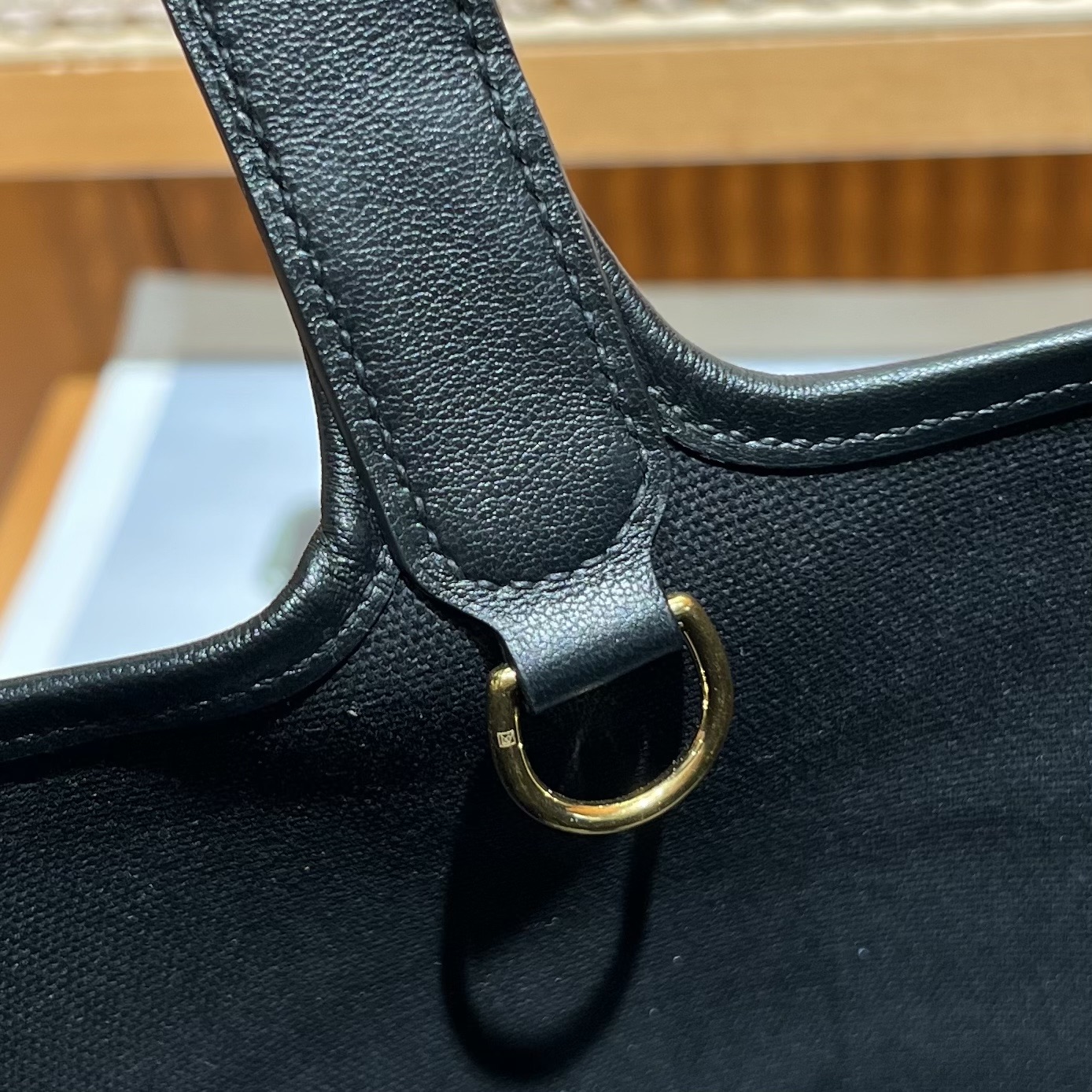 Cargo菜篮子 18cm
黑色 Swift皮拼帆布