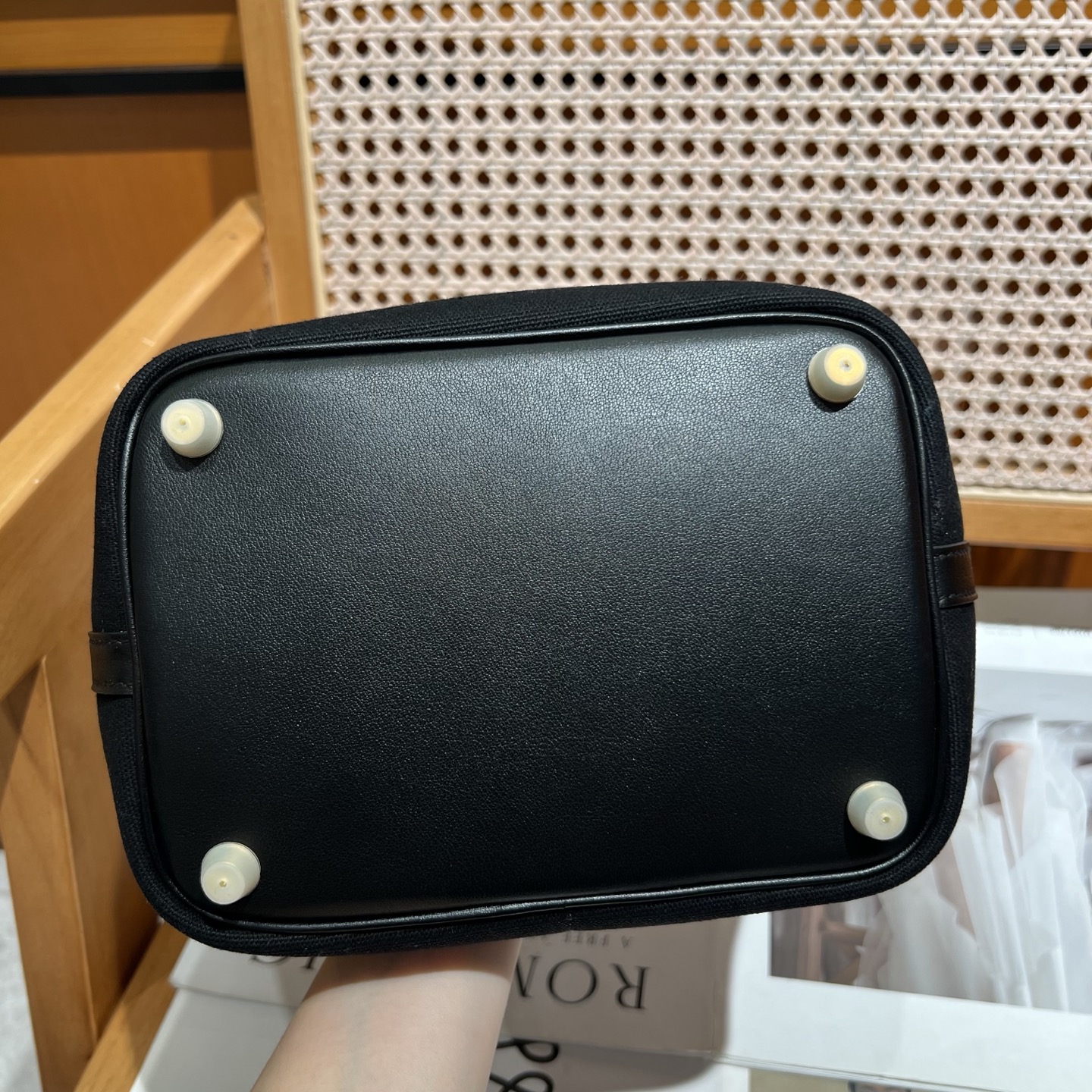 Cargo菜篮子 18cm
黑色 Swift皮拼帆布