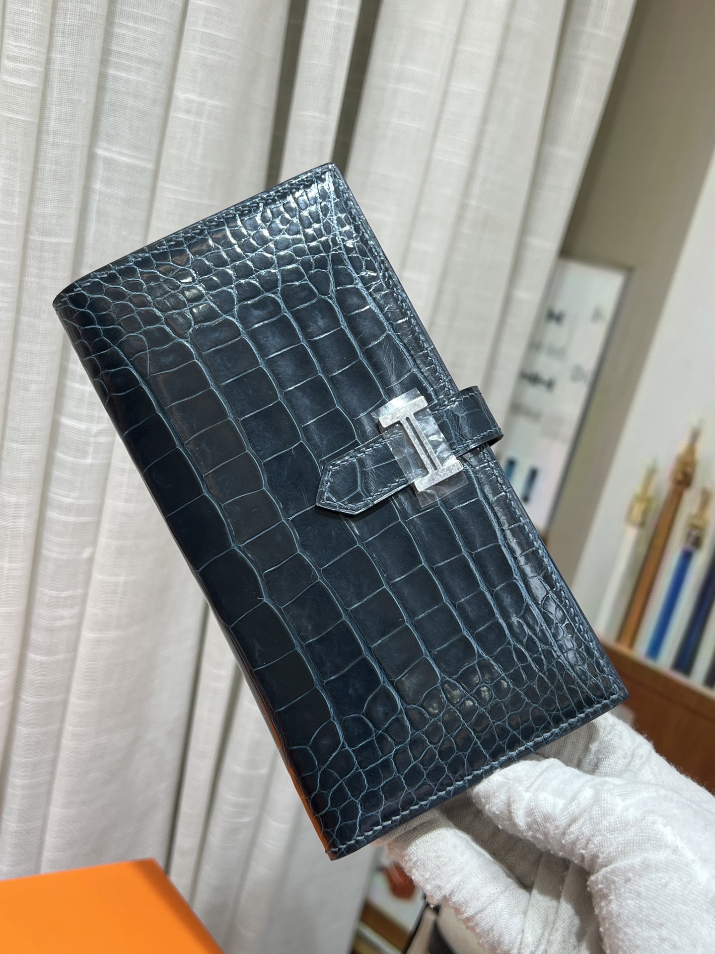 NO:852364,H buckle Bean wallet, imported American crocodile skin!  Hand-sewn with beeswax thread!  Size 17.5, 9, 2 available from stock, Hermes, hermes, crocodile skin, Hermes,19860909H扣Bean钱夹,进口美洲鳄鱼皮！蜜蜡线手工缝制！尺寸17.5,9,2 现货供应,爱马仕,hermes,crocodile skin,Hermes,,Bag