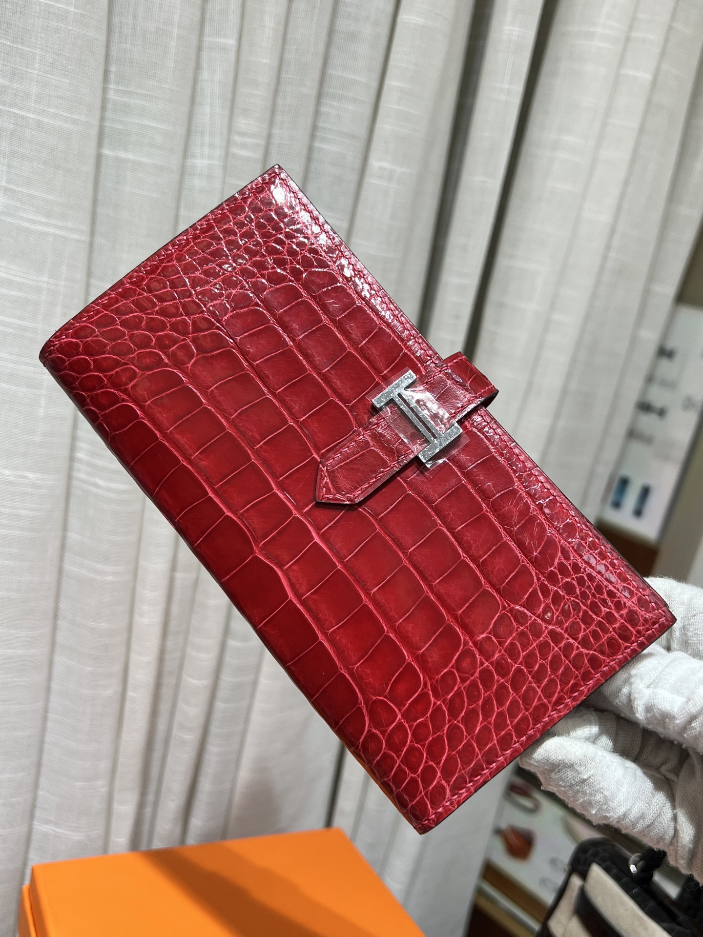 NO:852275,H buckle Bean wallet, imported American crocodile skin!  Hand-sewn with beeswax thread!  Size 17.5, 9, 2 available from stock, Hermes, hermes, crocodile skin, Hermes,19860909H扣Bean钱夹,进口美洲鳄鱼皮！蜜蜡线手工缝制！尺寸17.5,9,2 现货供应,爱马仕,hermes,crocodile skin,Hermes,,Bag