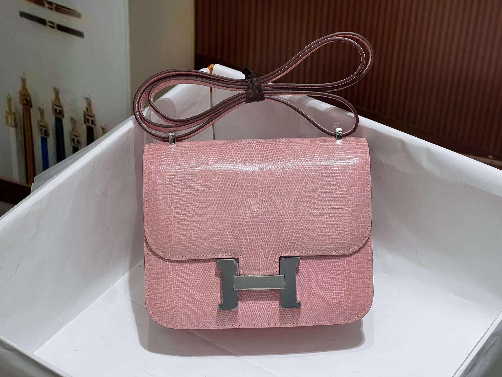 NO:700327,Kangkang 19 silver buckle, full set of hand-made nails, hc imported lizard skin, real shot silver buckle, 5 pieces of skin, make a bag, the texture and leather surface are super beautiful, top hand sewing craftsmanship, Hermes, Hermes, Hermes,19860909康康19 银扣 全套手工钉 hc进口蜥蜴皮 实拍银扣 5张皮 做一个包 纹理和皮面都超级漂亮 顶级手缝工艺,爱马仕,hermes,Hermes,,Bag