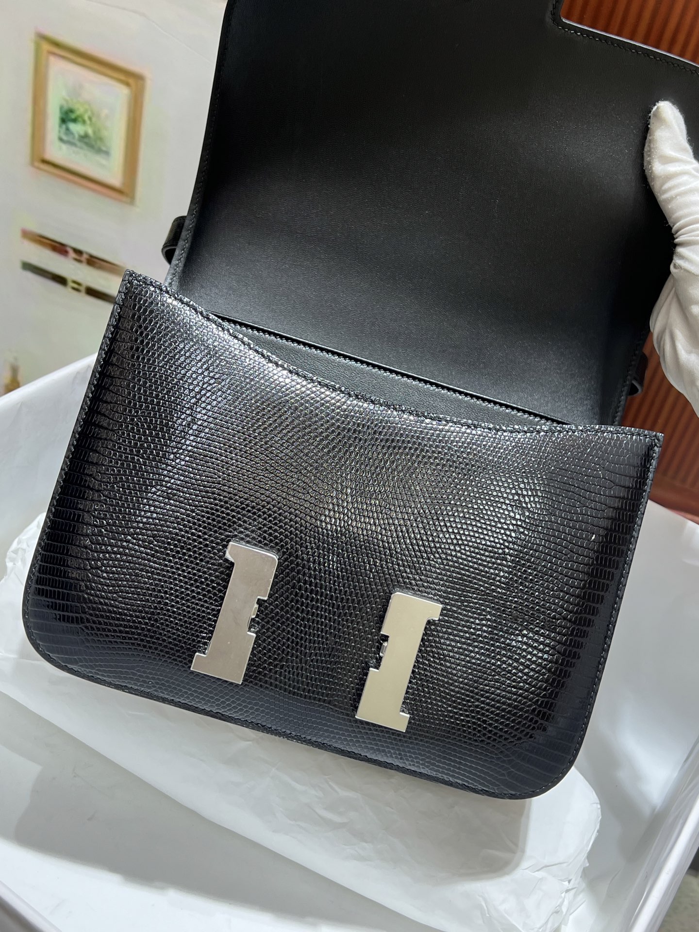 黑色银扣 新出🆕
康康24CM.hcp进口原厂蜥蜴皮 蜡线手缝 现货实拍