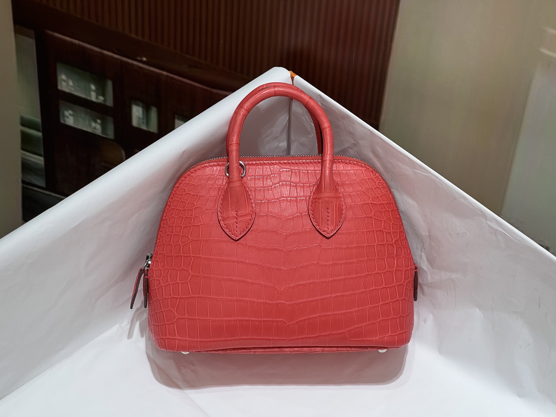 NO:701124,The shiny oily feeling is visible on the hands. Bowling bolid mini size!  Spot hc imported alligator hand-sewn!  ,Hermes,hermes,Hermes,19860909光泽油脂感上手可见 保龄球 bolid 迷你号！现货hc进口湾鳄手工缝制！,爱马仕,hermes,Hermes,,Bag